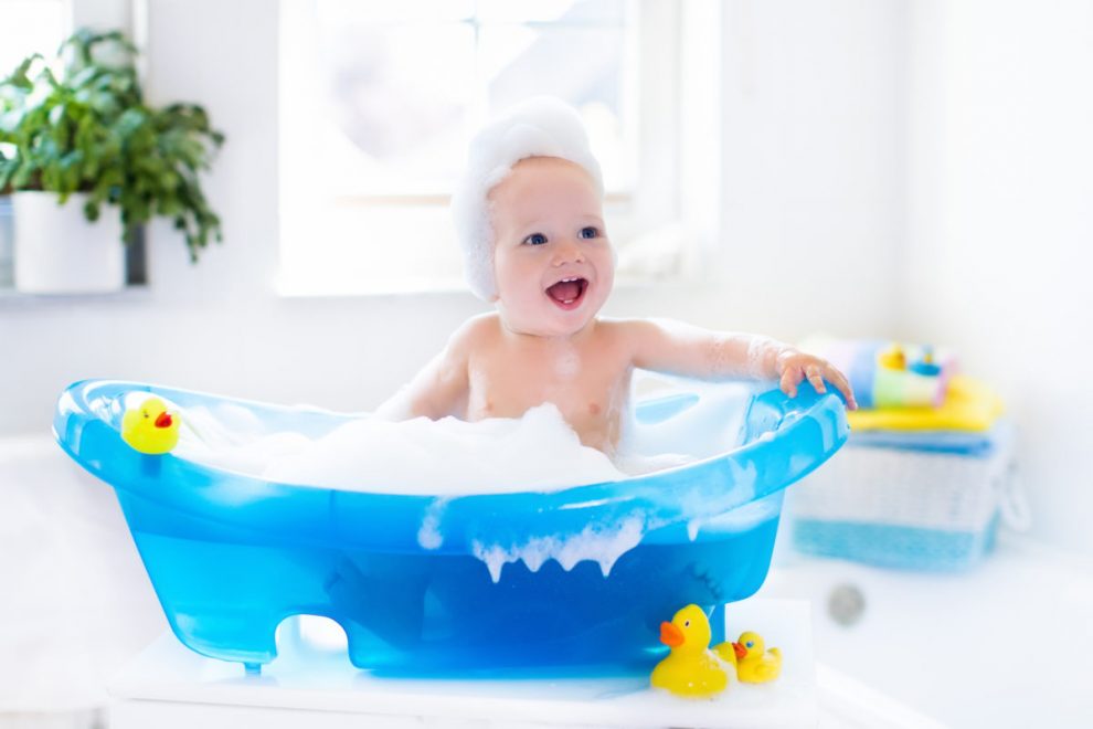 conseils-pour-bien-faire-la-toilette-de-bebe