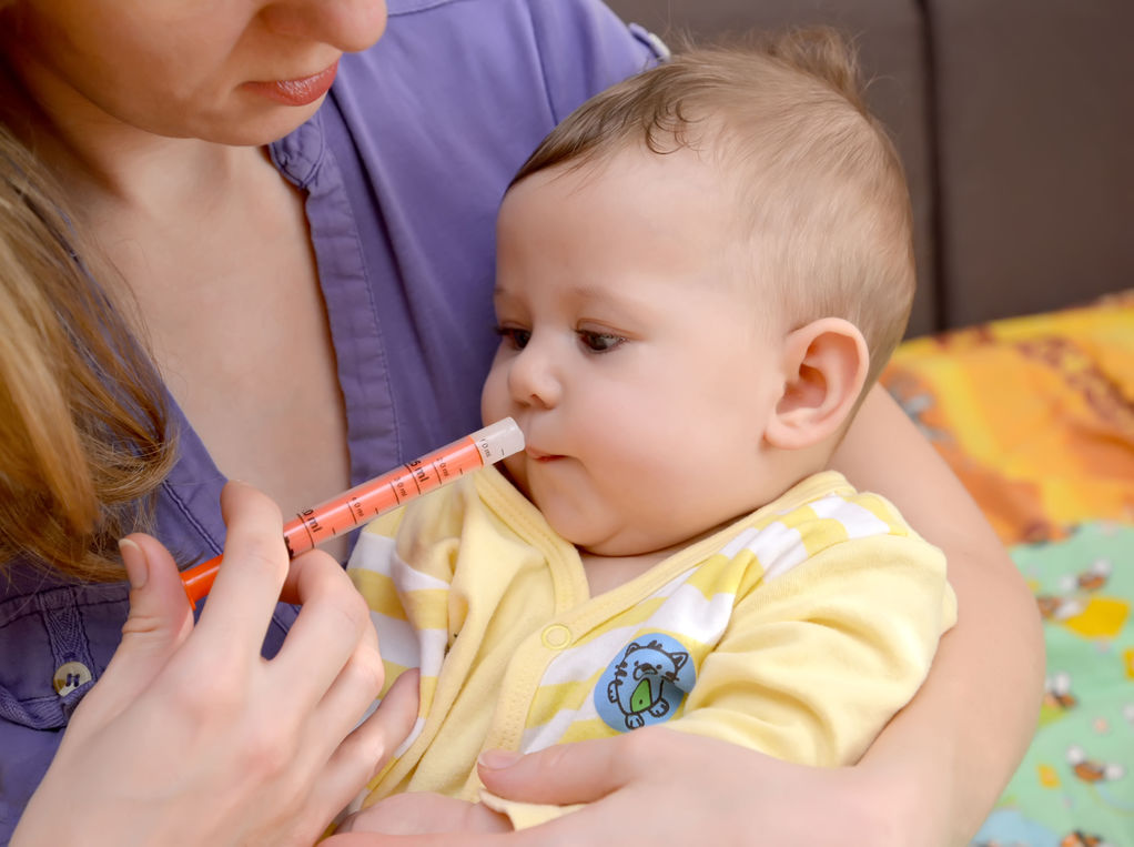 comment-donner-un-medicament-par-voie-orale-a-un-bebe